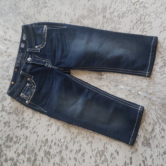 Miss Me Jeans Embellished Embroidered Studded Capri Dark Wash Sz14 - Picture 3 of 9